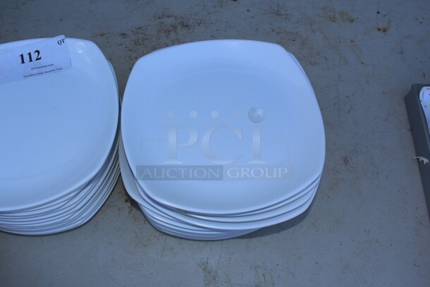 Melamine upturned corner medium square white plates  (26x your money) - Image 2 of 2
