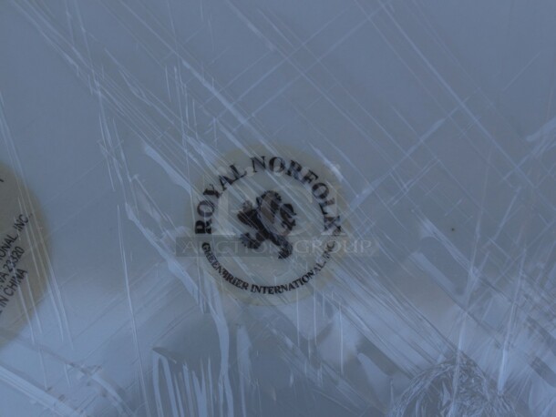 Royal Norfolk round white plates - Image 2 of 2