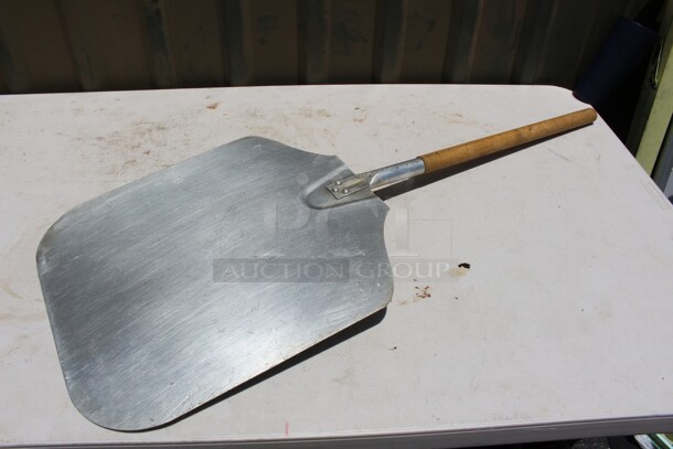 Pizza peel w/wooden handle  - Image 2 of 2