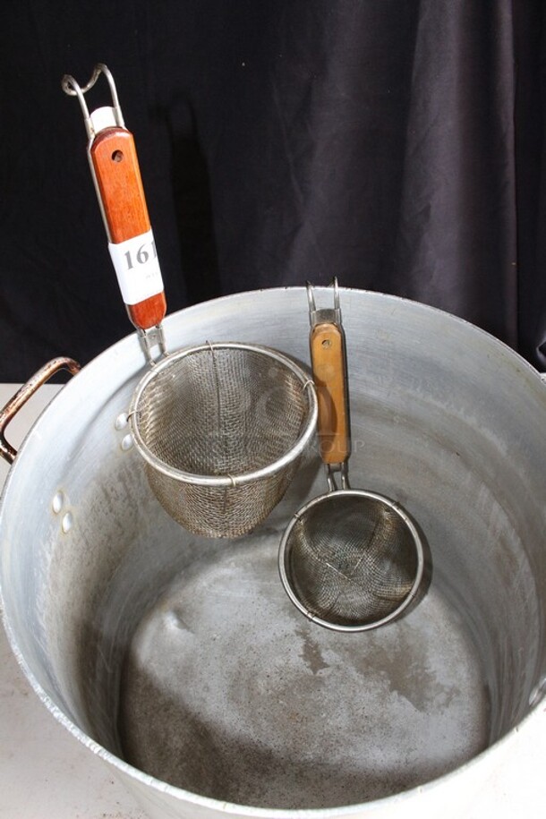 Pasta basket (2x your money) - Image 1 of 1