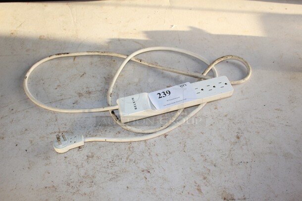 Power strip - Image 1 of 1