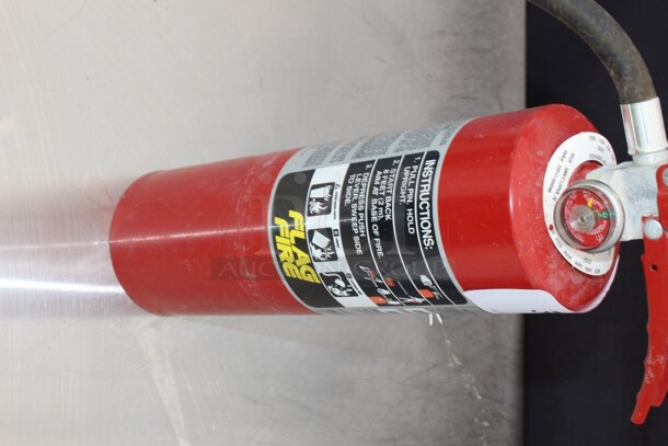 Flag Fire Fire extinguisher  - Image 2 of 2