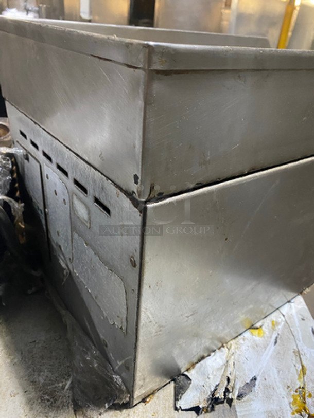 All Stainless Steel Commercial Countertop Electric Powered Flat Top Griddle! - Image 5 of 6