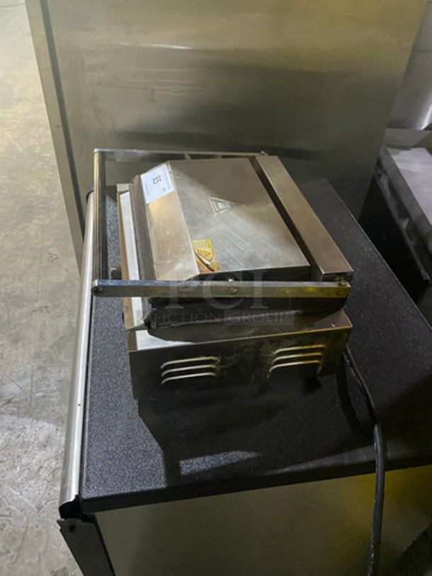 Winco Commercial Countertop Flat Top Panini Press! All Stainless Steel! Model ESG1 Serial ESG01010000941! 120V! - Image 3 of 7