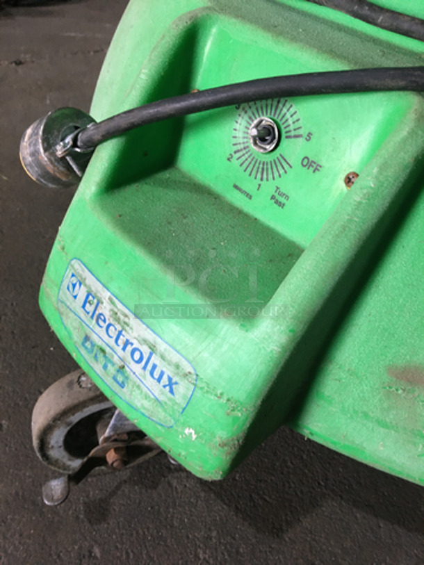The Green Machine Commercial Salad/Lettuce Spinner! - Image 6 of 7