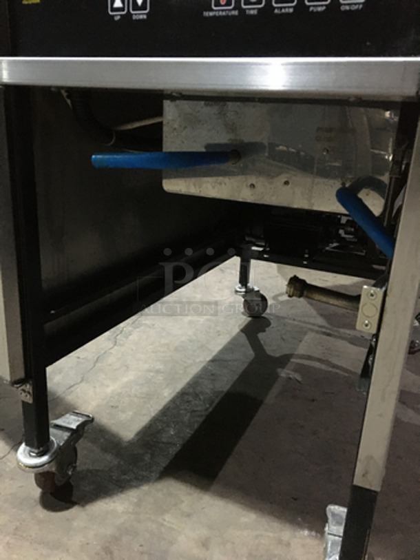 FAB! 2019 LIKE NEW! Shineho Equipment Electric Powered Pressure Fryer! Model P007! All Stainless Steel! On Casters! - Image 6 of 10