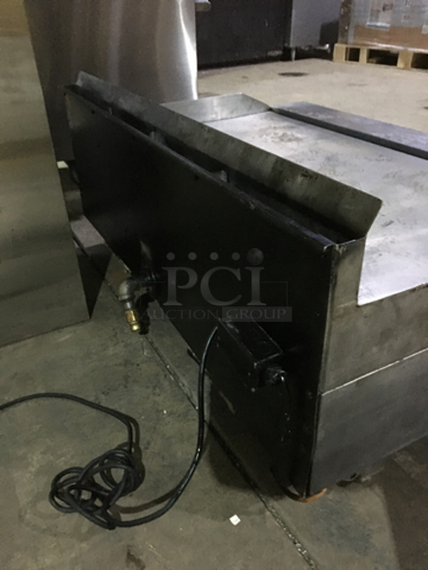 Garland Commercial Countertop Natural Gas Powered 48 Inch Flat Griddle! With Back & Side Splashes! All Stainless Steel! On Legs! - Image 4 of 6