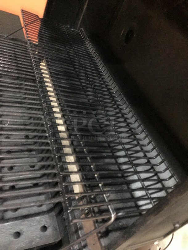 Outdoor Gas Grill! With Left & Right Prep Boards! With Underneath Storage Space! With 2 Casters! - Image 6 of 10