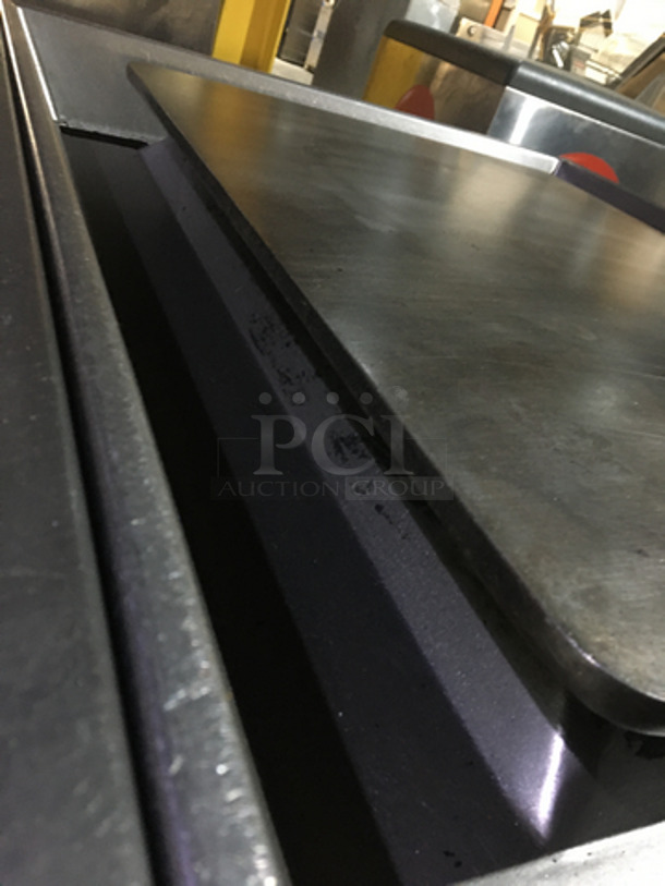GREAT! Jade Range Commercial Natural Gas Powered Heavy Duty Plancha Flat Grill! With Full Size Oven Underneath! All Stainless Steel! On Legs! - Image 6 of 9