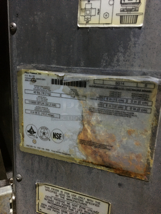 Pitco Commercial Natural Gas Powered Deep Fat Fryer! With 2 Metal Baskets! With Backsplash! All Stainless Steel! On Casters! Model SG14! - Image 8 of 9