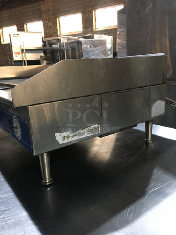 Globe Commercial Countertop Electric Powered Griddle! With Back & Side Splashes! All Stainless Steel! Model GEG36! 208/240V! On Legs! - Image 3 of 8