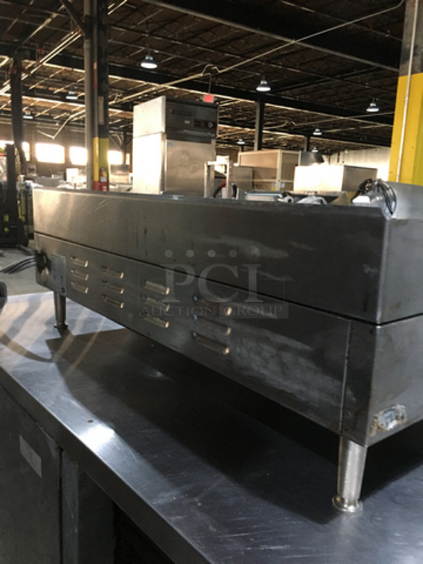 Globe Commercial Countertop Electric Powered Griddle! With Back & Side Splashes! All Stainless Steel! Model GEG36! 208/240V! On Legs! - Image 4 of 8