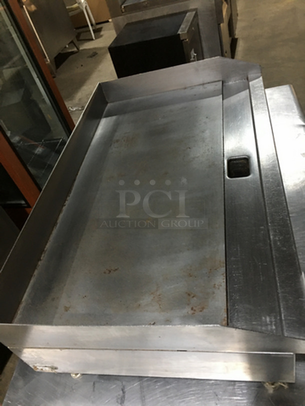 Globe Commercial Countertop Electric Powered Griddle! With Back & Side Splashes! All Stainless Steel! Model GEG36! 208/240V! On Legs! - Image 6 of 8