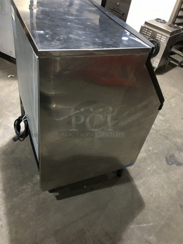 Valpro Commercial Under The Counter Ice Making Machine! All Stainless Steel! Model VPIM280 Serial 8165329! 115V 1Phase! On Legs! - Image 4 of 9