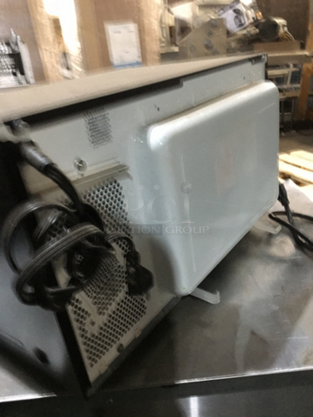 Panasonic Countertop Microwave Oven!  - Image 4 of 7