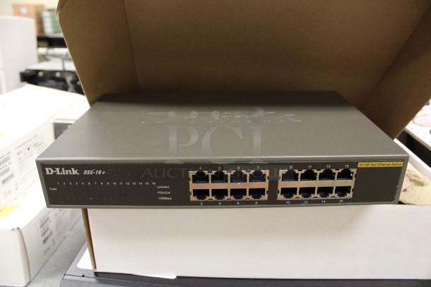 IN ORIGINAL BOX! D-Link 16 Port Switch. 11x7x2. (Room 105)