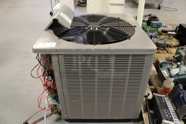 King Metal Commercial Fan. 28x28x27. (Room 130) - Image 1 of 6