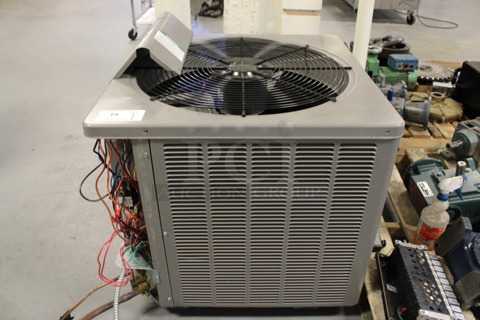 King Metal Commercial Fan. 28x28x27. (Room 130)