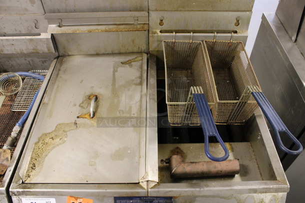 Pitco Frialator Model F14RS-CV Stainless Steel Commercial Natural Gas Powered Single Bay Deep Fat Fryer w/ Left Side Dumping Station, 2 Metal Fry Baskets on Commercial Casters. 122,000 BTU. 32x32x53. (Room 130) - Image 3 of 7