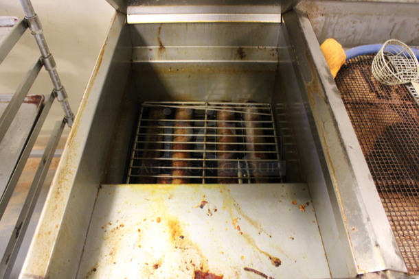 Pitco Frialator Model 14S-CV Stainless Steel Commercial Natural Gas Powered Single Bay Deep Fat Fryer w/ Left Side Dumping Station on Commercial Casters. 110,000 BTU. 32x32x53. (Room 130) - Image 5 of 8