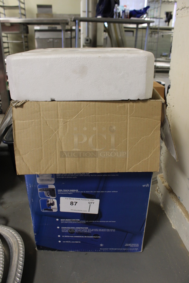 IN ORIGINAL BOX! DeLonghi Stainless Steel Commercial Countertop Coffee Urn. 14x12x19. (Room 130) - Image 6 of 7