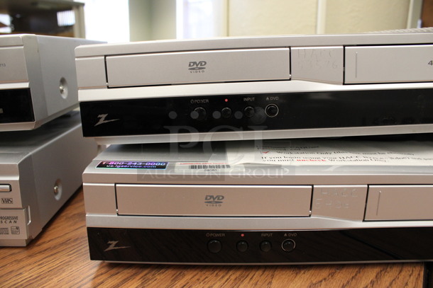 2 Zenith DVD VHS Players. 17x10x3. 2 Times Your Bid! (2nd Floor: Room 220) - Image 4 of 5