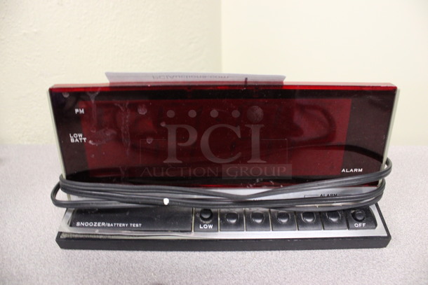 Spartus Model 115061 Alarm Clock. 8x3x4. (2nd Floor: Room 220) - Image 1 of 3