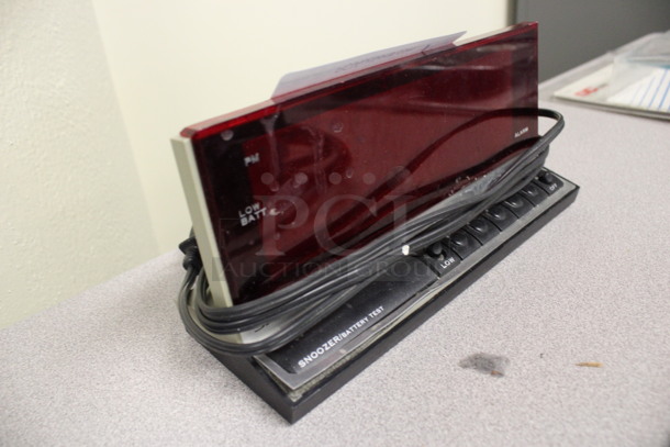 Spartus Model 115061 Alarm Clock. 8x3x4. (2nd Floor: Room 220) - Image 2 of 3