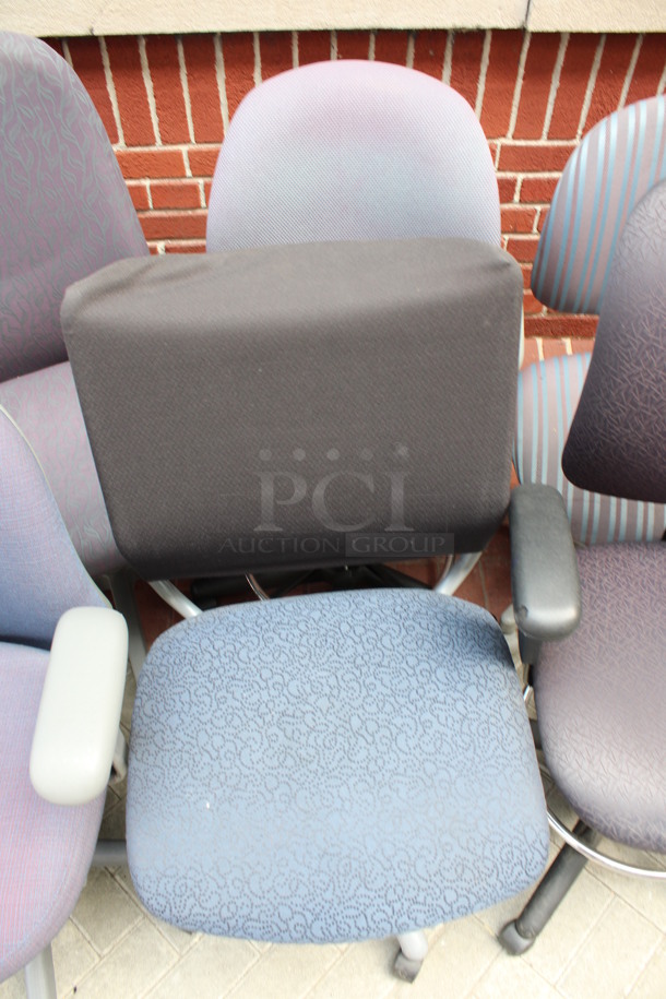 6 Various Office Chairs on Casters. Includes 25x21x43. 6 Times Your Bid! (Atrium) - Image 4 of 5