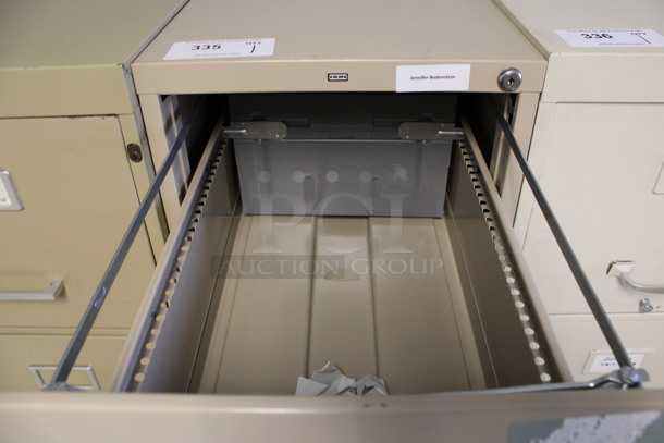 Hon Tan Metal 4 Drawer Filing Cabinet. 15x27x52.5. (Hallways Straight Off Of Atrium) - Image 4 of 7