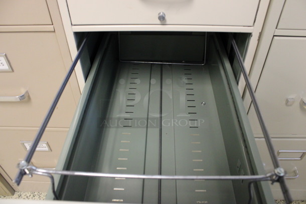 Tan Metal 4 Drawer Filing Cabinet. 15x27x52.5. (Hallways Straight Off Of Atrium) - Image 6 of 7