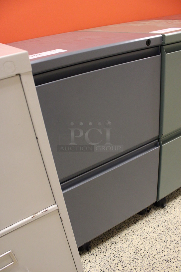 Gray Metal 2 Drawer Filing Cabinet on Casters. 15x22x28. (Hallway To The Right of Atrium Lobby) - Image 3 of 6