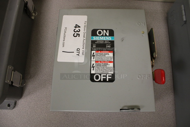 Siemens Gray Metal General Duty Enclosed Switch. 7.5x4.5x8.5. (Room 105)