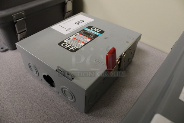 Siemens Gray Metal General Duty Enclosed Switch. 7.5x4.5x8.5. (Room 105) - Image 3 of 3