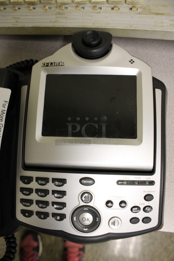 D-Link Corded Office Broadband Desktop Telephone / VideoPhone. 9.5x10x3. (Room 105) - Image 2 of 3