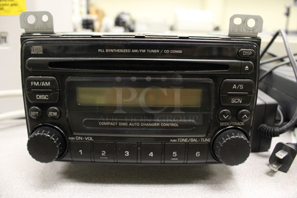 PLL Synthesized AM / FM Tuner / CD Combi. 7x7x5. (Room 105) - Image 3 of 4