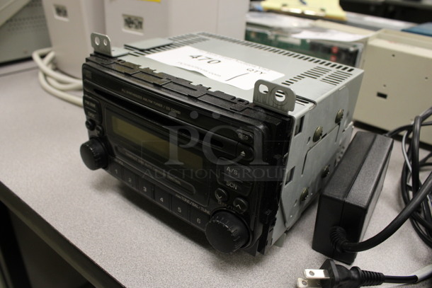PLL Synthesized AM / FM Tuner / CD Combi. 7x7x5. (Room 105) - Image 4 of 4