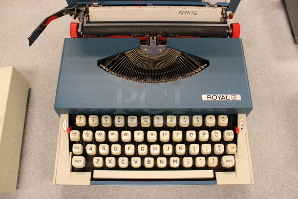 Royal Countertop Typewriter. 12x12.5x3.5. (Room 105) - Image 2 of 6