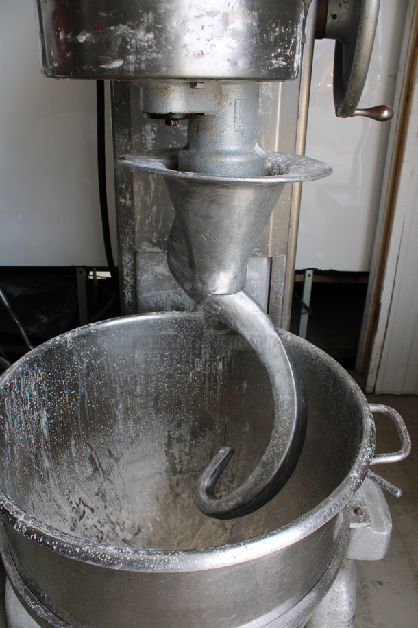 GORGEOUS! Hobart Model L-800-D Metal Commercial Countertop 80 Quart Planetary Mixer w/ Stainless Steel Mixing Bowl and Dough Hook Attachment. 208 Volts, 3 Phase. 28x38x57 - Image 6 of 10