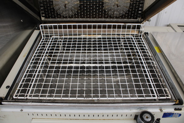 Minipack Synthesis 760 Metal Commercial Floor Style Floor Style Packaging Machine on Commercial Casters. 220-240 Volts. 51x31x46 - Image 3 of 9