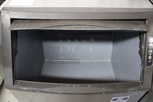 2014 Manitowoc Model UD0240A-161B Stainless Steel Commercial Air Cooled Self Contained Ice Machine. 115 Volts, 1 Phase. 26x26x36 - Image 5 of 7