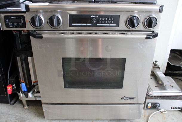 Dacor Model EGR30S06BK Stainless Steel Natural Gas Powered 4 Burner Range w/ Convection Oven and Metal Oven Racks. 30x29x42 - Image 2 of 7