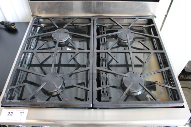 Dacor Model EGR30S06BK Stainless Steel Natural Gas Powered 4 Burner Range w/ Convection Oven and Metal Oven Racks. 30x29x42 - Image 3 of 7