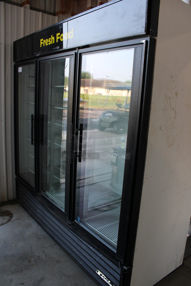 2012 True Model GDM-72 ENERGY STAR Metal Commercial 3 Door Reach In Cooler Merchandiser w/ Poly Coated Racks. 115 Volts, 1 Phase. 78x31x79. Tested and Powers On But Does Not Get Cold - Image 3 of 7