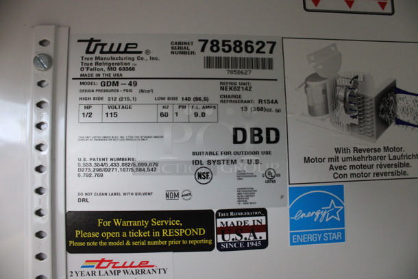 2013 True Model GDM-49 ENERGY STAR Metal Commercial 2 Door Reach In Cooler Merchandiser w/ Poly Coated Racks. 115 Volts, 1 Phase. 54x31x79. Tested and Powers On But Does Not Get Cold - Image 2 of 5