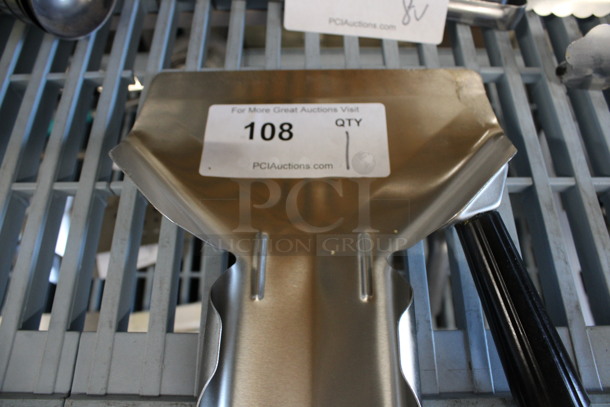 Metal Fry Scooper. 8.5x2x9 - Image 3 of 3