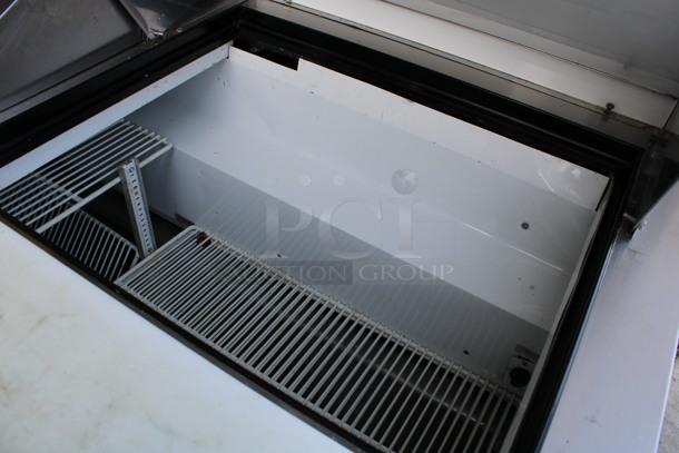 True Model TSSU-60-24M-B-ST Stainless Steel Commercial Sandwich Salad Prep Table Bain Marie Mega Top on Commercial Casters. 115 Volts, 1 Phase. 60x35x47. Tested and Working! - Image 3 of 7
