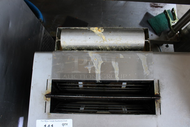 Roundup Model VCT-25CF Stainless Steel Commercial Countertop Vertical Contact Toaster w/ Buttering Attachment. 120 Volts, 1 Phase. 20x14x23. Tested and Working! - Image 6 of 8