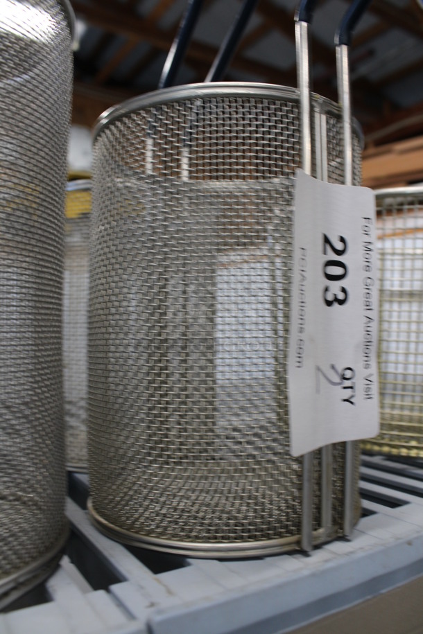 2 Metal Baskets. 5.5x5.5x12. 2 Times Your Bid! - Image 3 of 3
