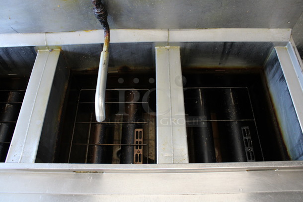 Henny Penny Model OFG-323 Stainless Steel Commercial Propane Gas Powered 3 Bay Deep Fat Fryer w/ Filtration System on Commercial Casters. 255,000 BTU. 49.5x33.5x45 - Image 4 of 8